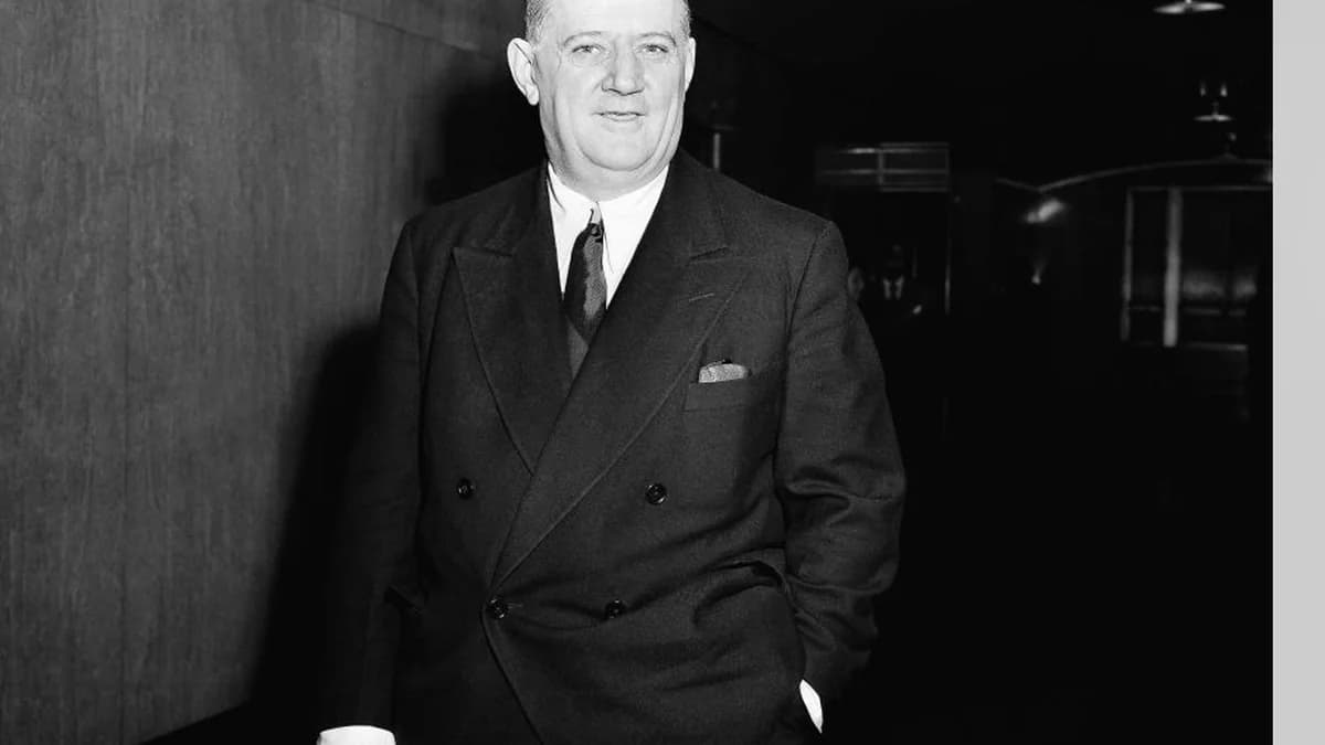 Eagles Analyse: Vom Hotelzimmer zum Milliarden-Spektakel. 90 Jahre NFL Draft. Und warum Philly alles angefangen hat – Titelbild für den Artikel auf www.fly-eagles-fly.de